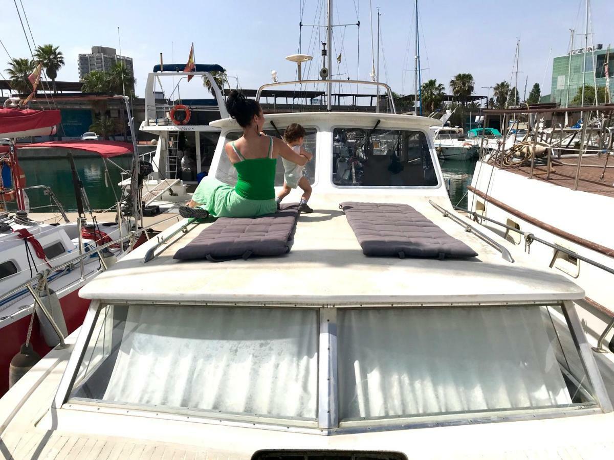 Hotel BoatsBreakfast Yacht Barcelona Sant Adria de Besos Exterior foto