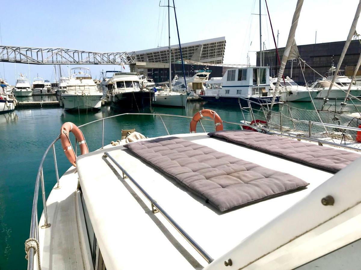 Hotel BoatsBreakfast Yacht Barcelona Sant Adria de Besos Exterior foto