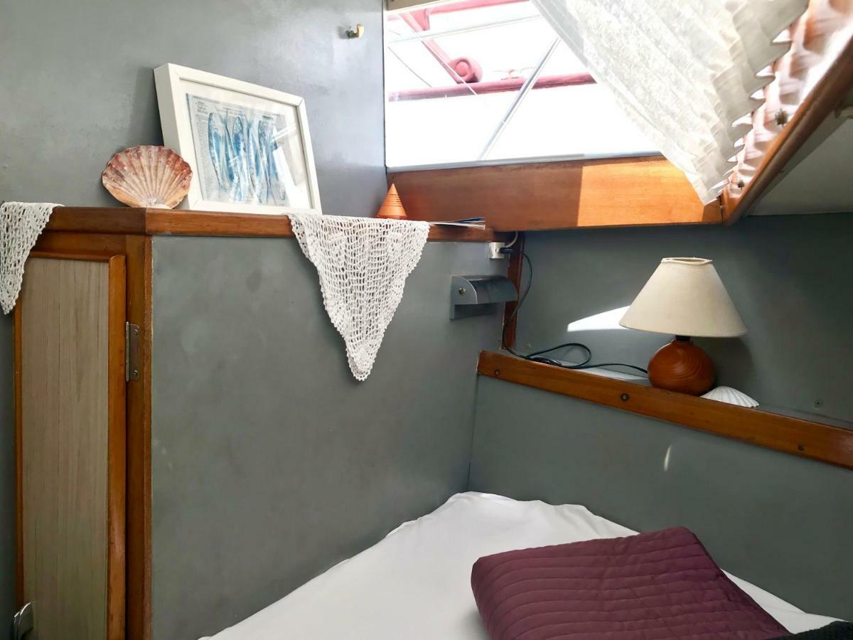 Hotel BoatsBreakfast Yacht Barcelona Sant Adria de Besos Exterior foto