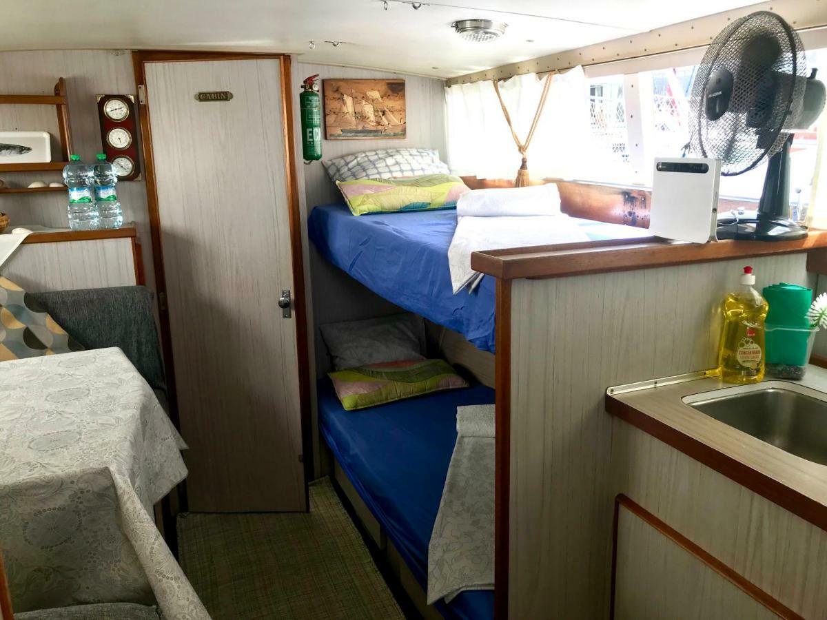 Hotel BoatsBreakfast Yacht Barcelona Sant Adria de Besos Exterior foto