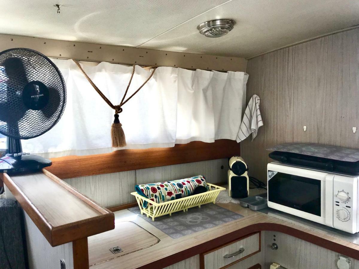 Hotel BoatsBreakfast Yacht Barcelona Sant Adria de Besos Exterior foto