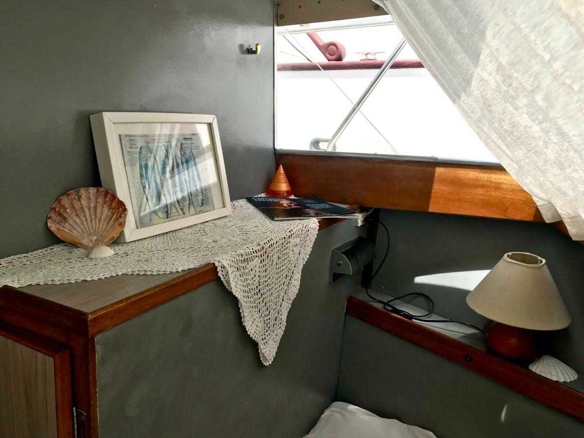 Hotel BoatsBreakfast Yacht Barcelona Sant Adria de Besos Exterior foto